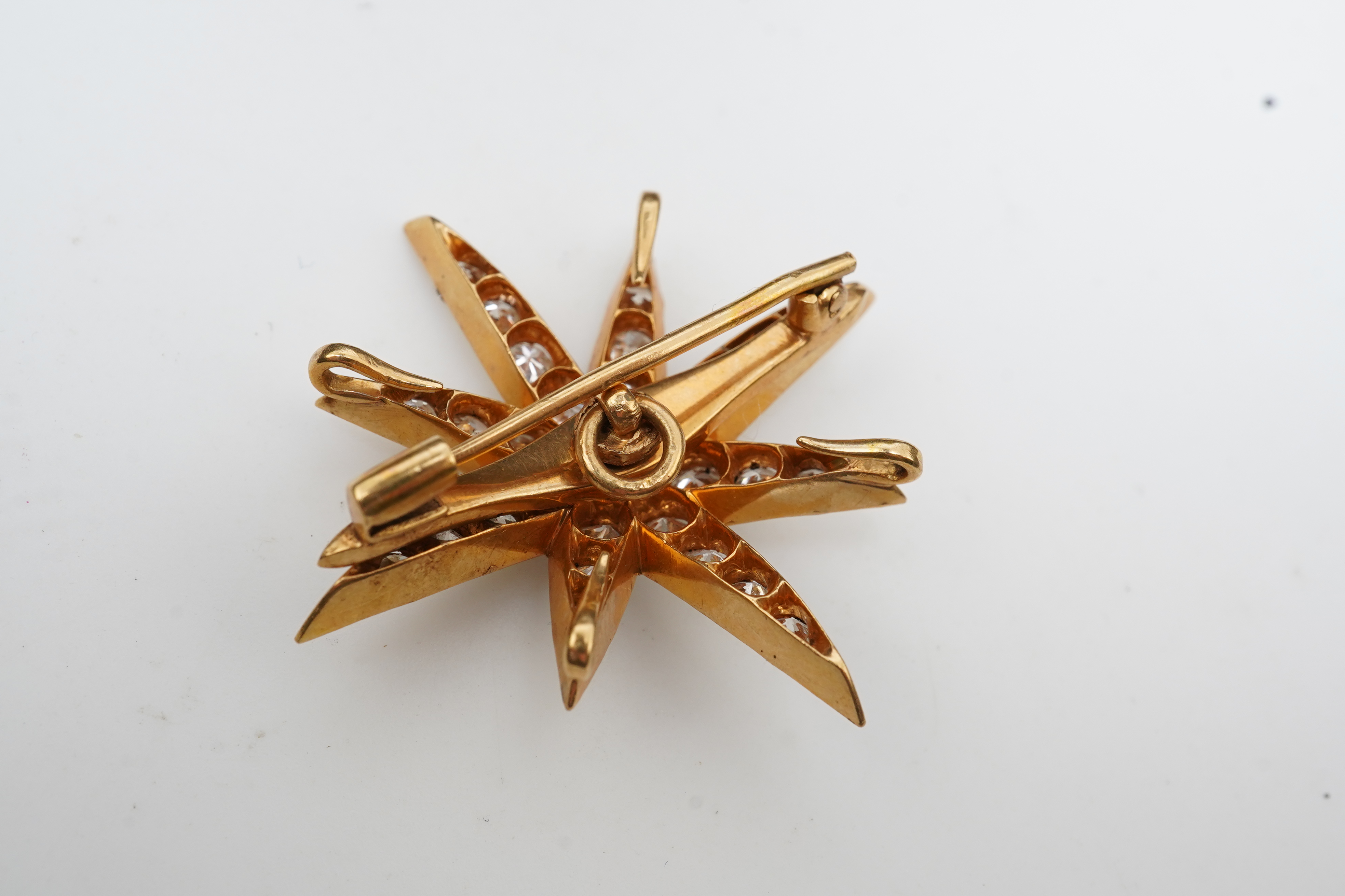 A diamond brooch, early 20th century